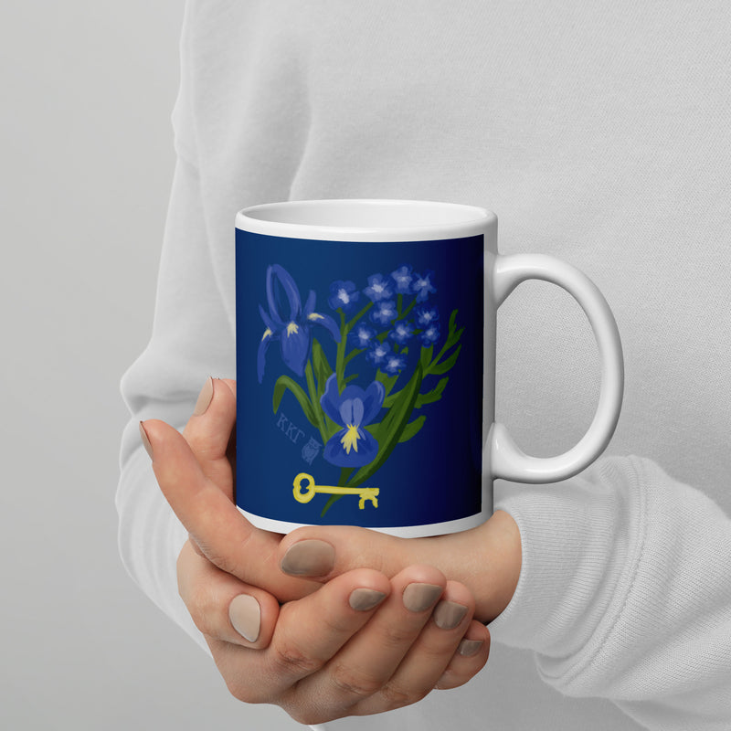 Kappa Kappa Gamma Fleur de Key Mug in Navy blue shown in model&