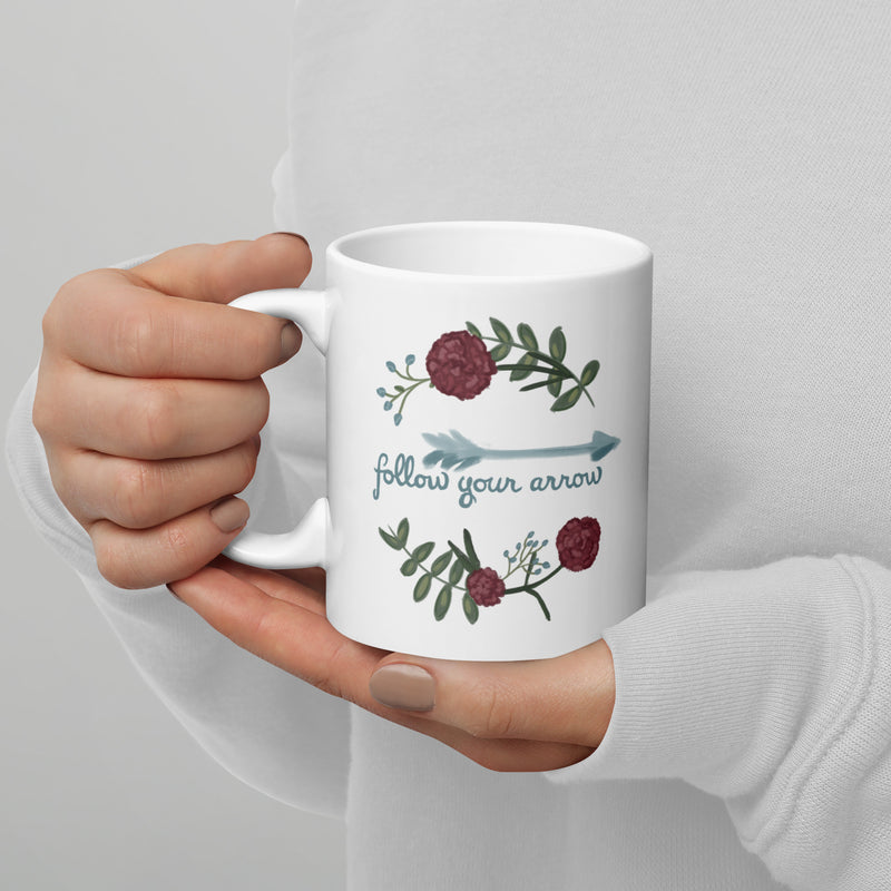 Pi Beta Phi Mom Mug in 11 oz size showing Pi Phi motto in model&