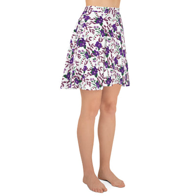 Side view of Sigma Kappa skater skirt in white violet print on model