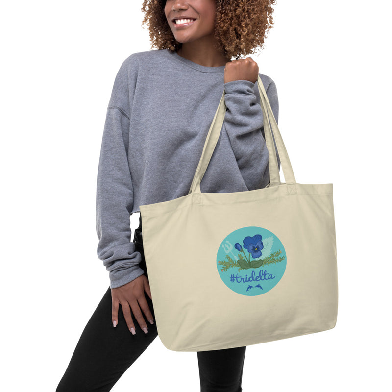 Tri Delta 1888 Large Organic Tote Bag in natural oyster shown on model